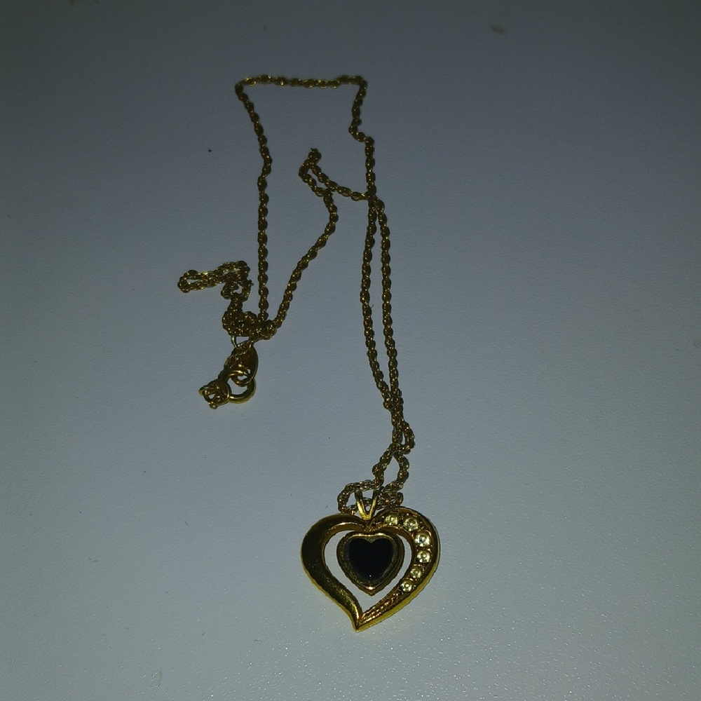 Vintage Romantic Avon Neckñace.